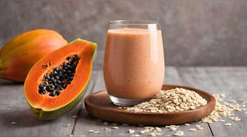 Las propiedades curativas del jugo de papaya con avena