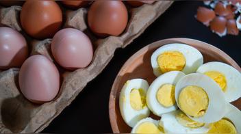 ¿Es saludable para el corazón incluir huevo en el desayuno y cuántos se deberían comer?
