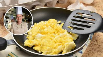 Huevos revueltos perfectos sin usar tenedor, según una chef con Estrella Michelin