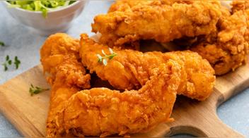 Así se hacen los chicken tenders más jugosos y crujientes en la air fryer