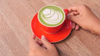 Cómo hacer matcha latte sin grumos: el truco definitivo