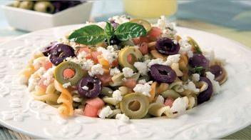Ensalada de pasta con ricotta y tomate: saludable y fácil