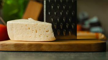 ¿Lo corto o lo boto? Así puedes saber si un queso está malogrado