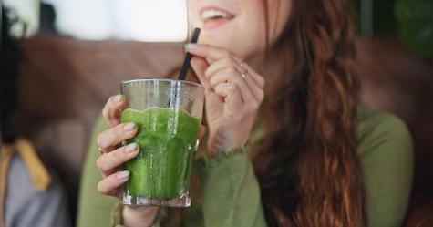  El batido aporta antioxidantes y propiedades antiinflamatorias esenciales para la salud.    