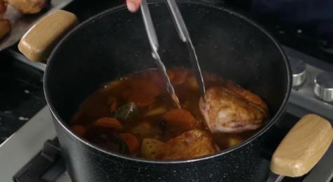 Aprende a preparar este delicioso plato, perfecto para disfrutar con arroz.    