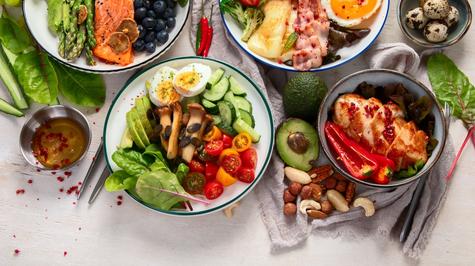El estilo de vida y la alimentación influye en la cantidad de agua a beber. El estilo de vida y la alimentación influye en la cantidad de agua a beber.