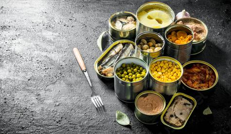 La humedad y el calor pueden acelerar la descomposición de los alimentos La humedad y el calor pueden acelerar la descomposición de los alimentos