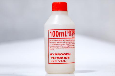  Agua oxigenada.   