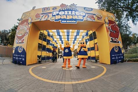 Festival Pollito con Papas. Festival Pollito con Papas.