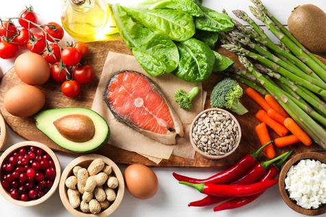 La mejor manera de alimentarnos es comer verduras, proteínas y luego los carbohidratos. La mejor manera de alimentarnos es comer verduras, proteínas y luego los carbohidratos.