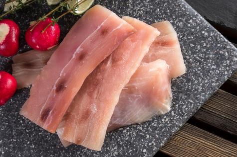El olor a pescado se debe a la trimetilamina. El olor a pescado se debe a la trimetilamina.