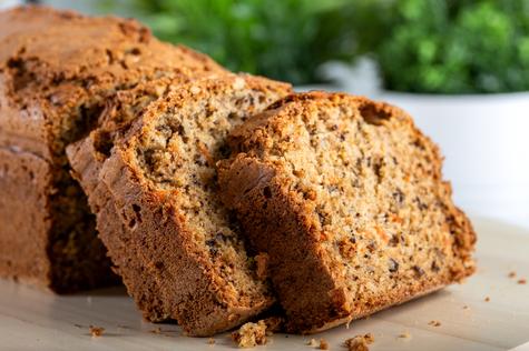 Queque con chips de chocolate.    Queque con chips de chocolate.