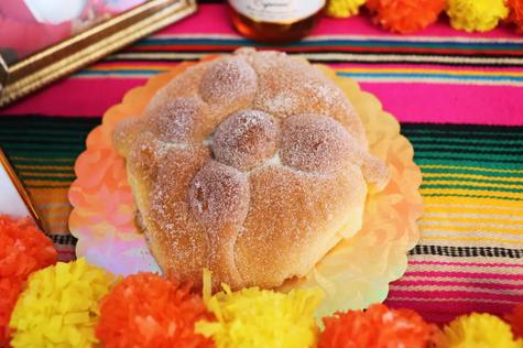 Los Angelitos Bakery es conocida por hacer los mejores panes dulces de la zona.    Los Angelitos Bakery es conocida por hacer los mejores panes dulces de la zona.