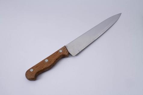Un cuchillo afilado ayuda a optimizar el tiempo durante la preparación de los alimentos.    Un cuchillo afilado ayuda a optimizar el tiempo durante la preparación de los alimentos.