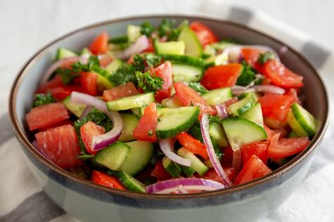 El tomate tiene muchos beneficios para el organismo. El tomate tiene muchos beneficios para el organismo.