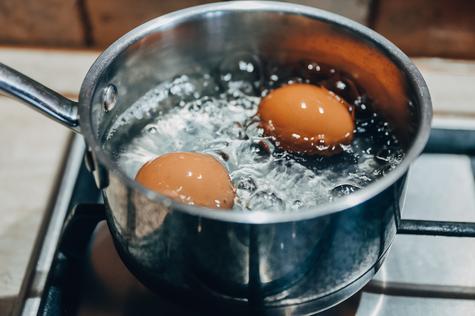 Sancochar el huevo es el mejor método para absorber mejor sus nutrientes.    Sancochar el huevo es el mejor método para absorber mejor sus nutrientes.
