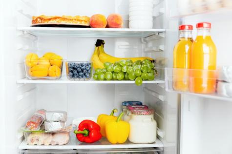 Organiza los alimentos en el refrigerador para evitar un alto consumo de energía. Organiza los alimentos en el refrigerador para evitar un alto consumo de energía.