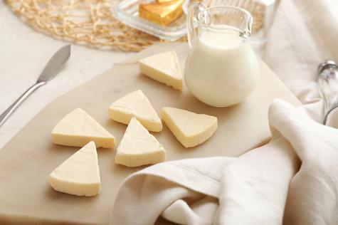  Leche y quesos sin pasteurizar.    