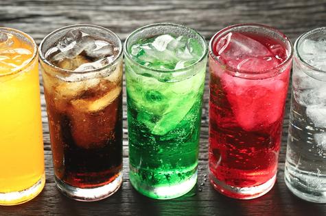 Beber azúcar aumenta el riesgo de padecer diabetes.    Beber azúcar aumenta el riesgo de padecer diabetes.