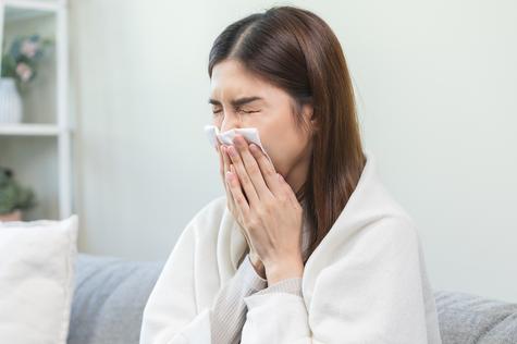 El caldo de gallina alivia el resfrío. El caldo de gallina alivia el resfrío.