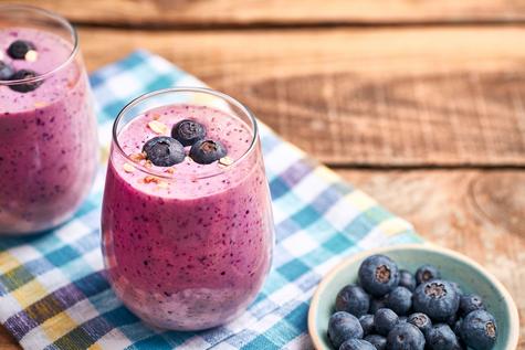 El batido de arándanos estimula la producción de colágeno natural.    El batido de arándanos estimula la producción de colágeno natural.