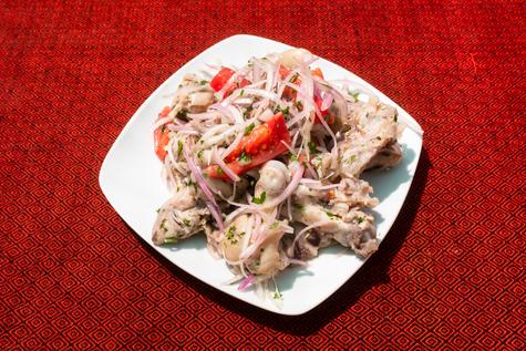 Las patitas de la vaca contienen el aminoácido prolina, que fomenta la producción de colágeno natural.     Las patitas de la vaca contienen el aminoácido prolina, que fomenta la producción de colágeno natural.