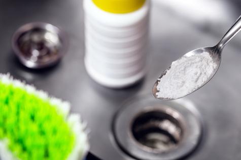 El bicarbonato es otro producto que encontrarás en la cocina.    El bicarbonato es otro producto que encontrarás en la cocina.