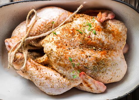 Existen diversas técnicas para marinar el pavo y obtener un delicioso sabor.    Existen diversas técnicas para marinar el pavo y obtener un delicioso sabor.