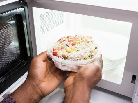 Estos componentes son transferidos a los alimentos mediante un proceso químico conocido como migración      Estos componentes son transferidos a los alimentos mediante un proceso químico conocido como migración