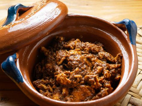 Se recomienda adquirir la olla de alfareros tradicionales Se recomienda adquirir la olla de alfareros tradicionales