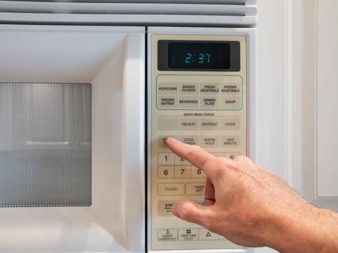 Para descongelar puedes usar el microondas y luego cocinar en la sartén. Para descongelar puedes usar el microondas y luego cocinar en la sartén.