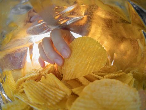 El gas de nitrógeno da la apariencia de un contenido abundante de papas. El gas de nitrógeno da la apariencia de un contenido abundante de papas.