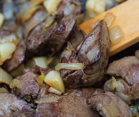 El hígado de pollo se puede disfrutar en diversas preparaciones.   