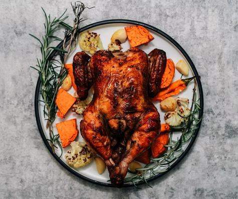 Pollo a la brasa de “ChullsChick”.   