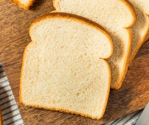 El pan blanco causa inflamación en el organismo.    El pan blanco causa inflamación en el organismo.