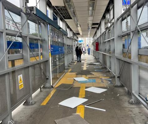 Daños en la infraestructura del Metropolitano.    Daños en la infraestructura del Metropolitano.