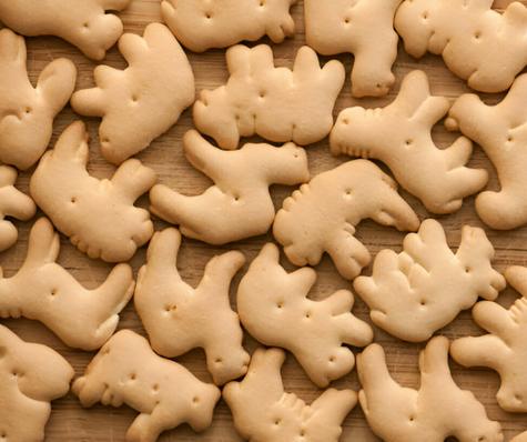 Las galletas de animalitos son altos en harina y azúcar.   