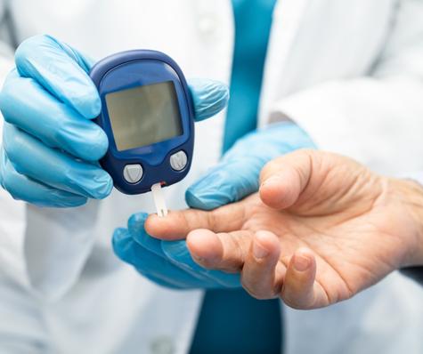 Las personas con elevada glucosa deben llevar una alimentación saludable. Las personas con elevada glucosa deben llevar una alimentación saludable.