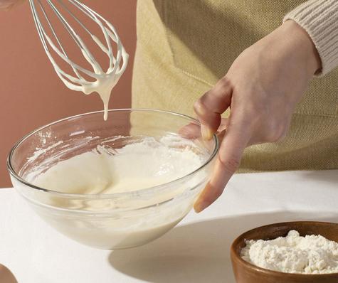 Mezcla muy bien los ingredientes.   