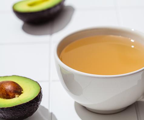 Infusión de cáscara de palta para el cabello. Infusión de cáscara de palta para el cabello.