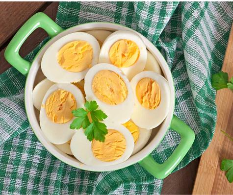 Los alimentos explotan porque retienen el calor.   