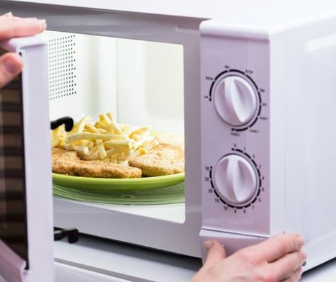 Calienta los alimentos sin tapar.   