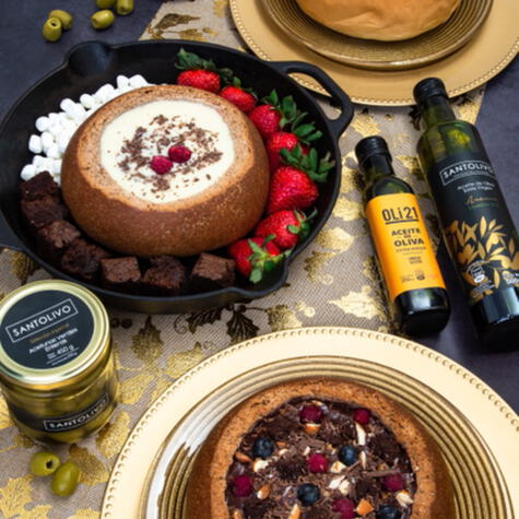 El pack navideño de Heine incluye dos panes rellenos, espumante, aceite de oliva y varias sorpresas más. El pack navideño de Heine incluye dos panes rellenos, espumante, aceite de oliva y varias sorpresas más.