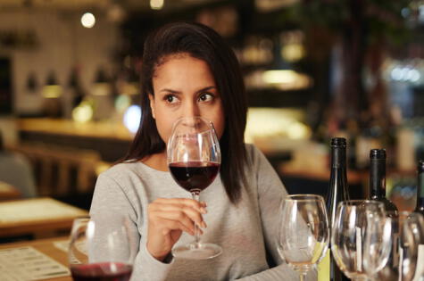 Hay que abrir nuevos caminos para que se den cambios en los hábitos del consumidor de vinos. La botella aún tiene una posición de privilegio, pero eso podría cambiar.   