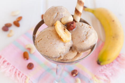 Este helado también es muy versátil y solo lleva plátano congelado procesado.   