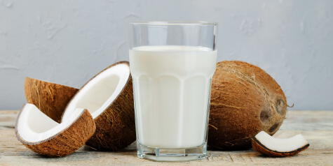 Esta leche, por su sabor característico, tiene muchos usos en cocina y postres.   