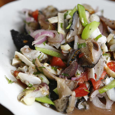 Las sarsas o sarzas son ensaladas con proteínas, similar al cebiche. Foto: Santiago Barco.   