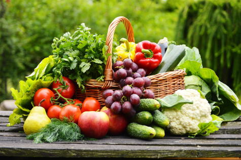 La OMS recomienda ocho porciones de frutas y verduras diarias.   