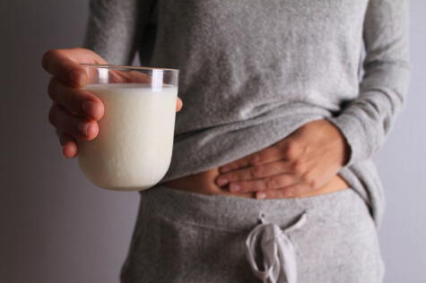 Para alegría de la mayoría de personas, ahora hay opciones de leche sin lactosa.   