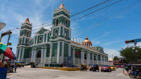 Iglesia de Catacaos, donde la Semana Santa se vive con fervor católico.    